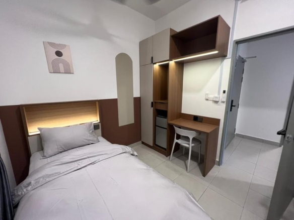 The Netizen Middle Room Fully Furnished For Rent
