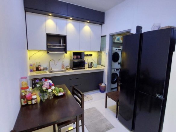 Studio Unit For Rent | Robson Condominium