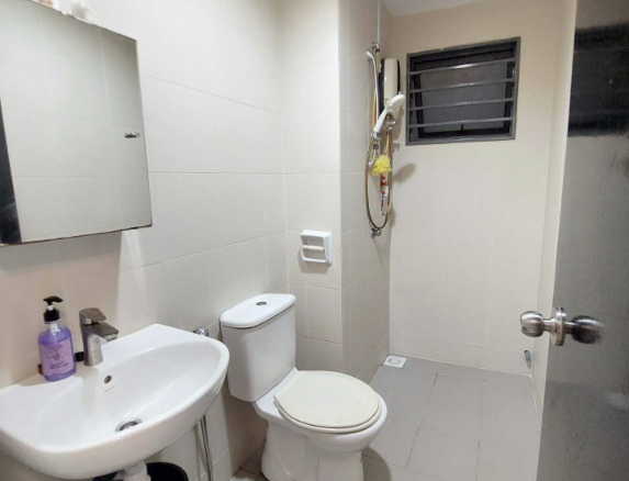 Studio Unit For Rent | Robson Condominium