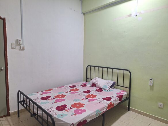 Taman Universiti Single Room For Rent