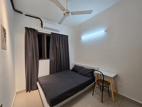 Middle Queen Bed Room Bayan Lepas