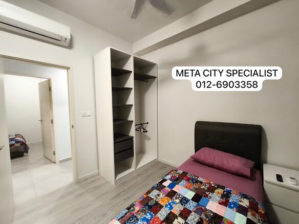Meta Residence Room For Rent
