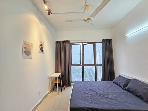 Middle Queen Bed Room Bayan Lepas