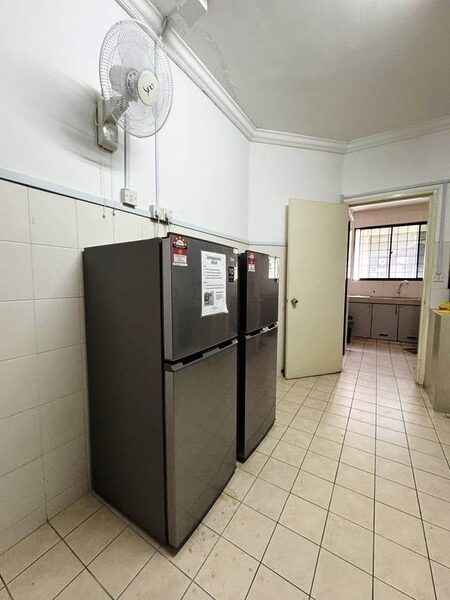 Single Medium Room For Rent