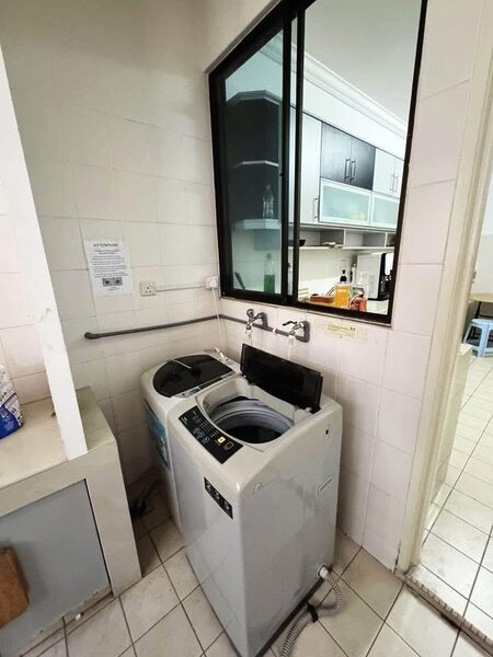 Single Medium Room For Rent