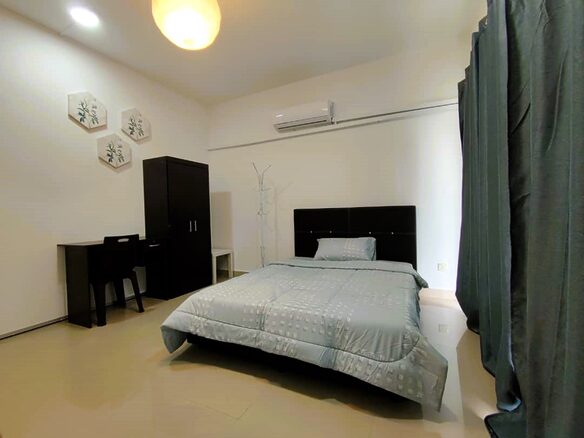 Mont Kiara / Queen Size Bedroom Rent