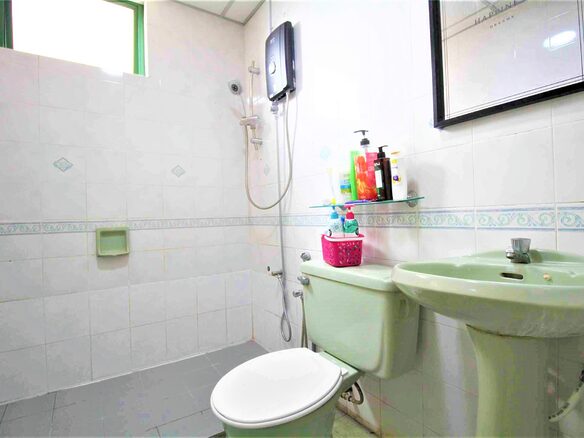 Mont Kiara / Queen Size Bedroom Rent