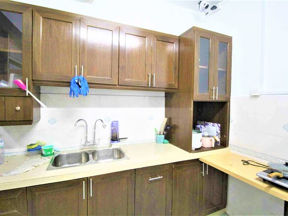 Mont Kiara / Queen Size Bedroom Rent
