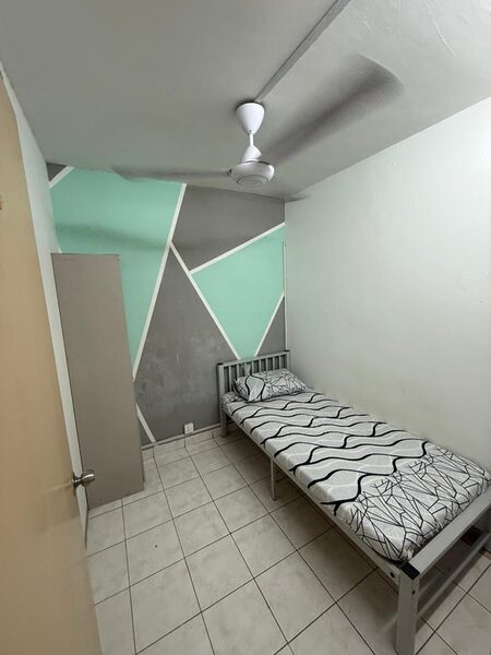 BILIK 3 (2) Single Room Male at Flora Damansara KPJ2 1Utama