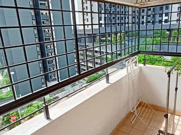Single Room Male at Flora Damansara KPJ2 1Utama