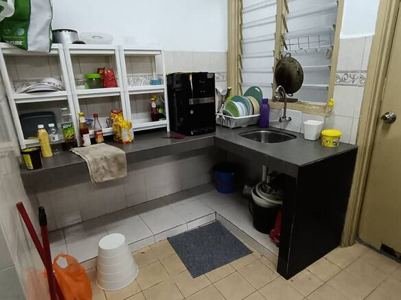 Single Room Male at Flora Damansara KPJ2 1Utama