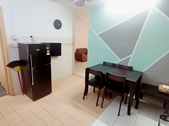 Single Room Male at Flora Damansara KPJ2 1Utama