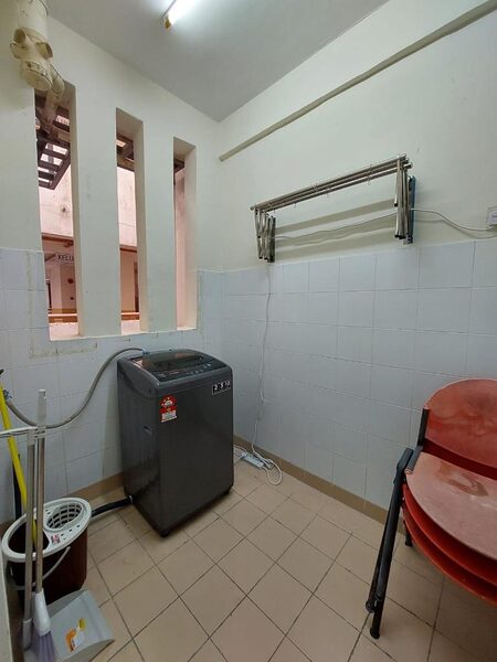 Master Room Male with toilet at Cyberia Smarthomes