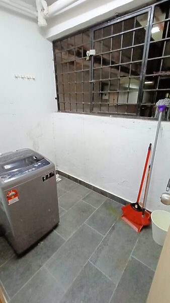 Yard Single Room Male at Flora Damansara KPJ2 1Utama