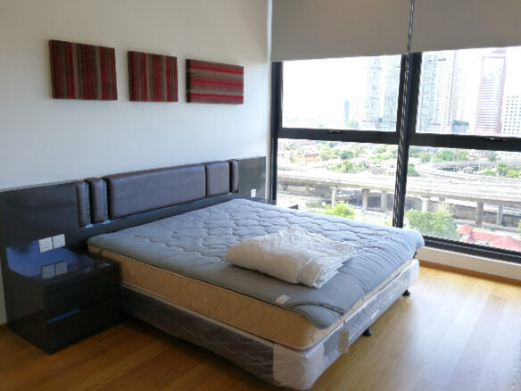 Fully furnished studio unit