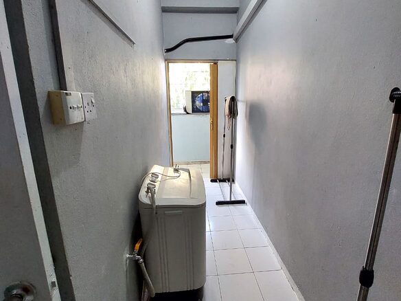 Queen Size Bedroom for Rent (Takada Area)