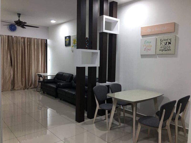 Citywood Apartment 2Bed 2Bath @ JB Town/CIQ