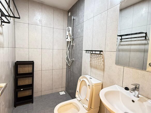 Tuan 2egacy_R1 Master room_Female w Bath_Fit 2 pax