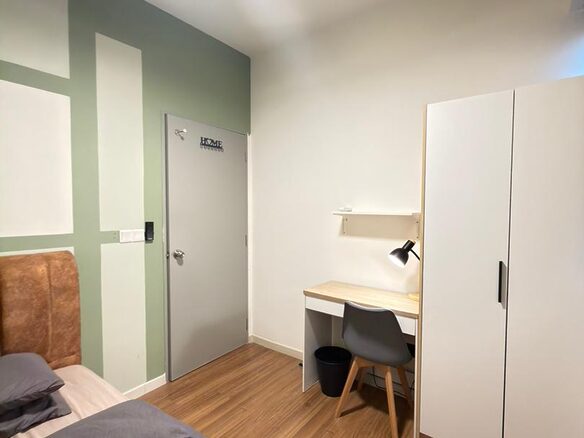 M Vertica KL_R4 Small Room_Female