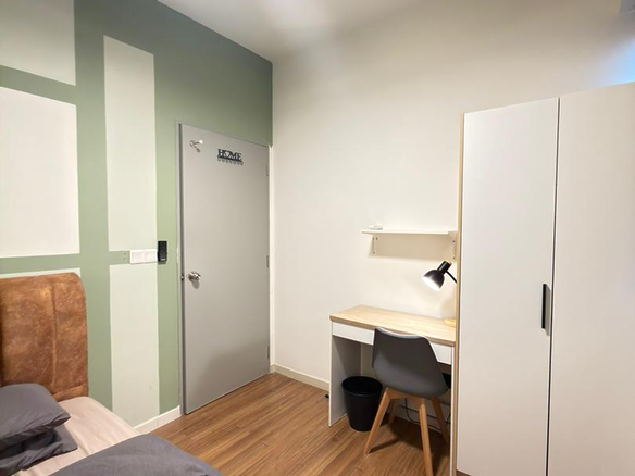 M Vertica KL_R4 Small Room_Female