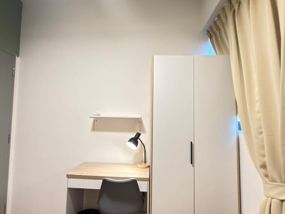 M Vertica KL_R4 Small Room_Female