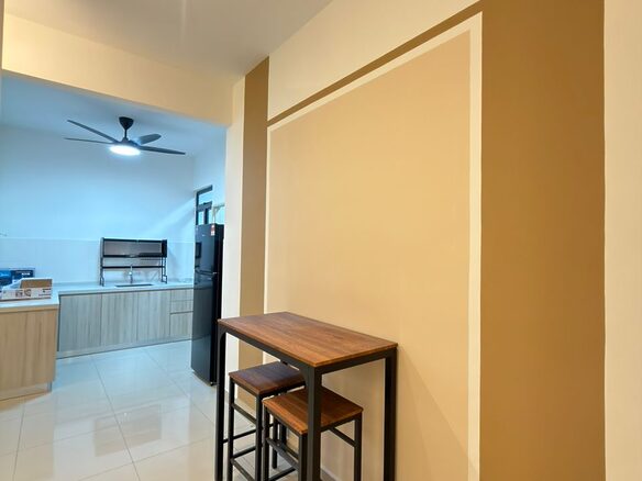 Topaz Condominium _R1 Master Room_Female w Bath