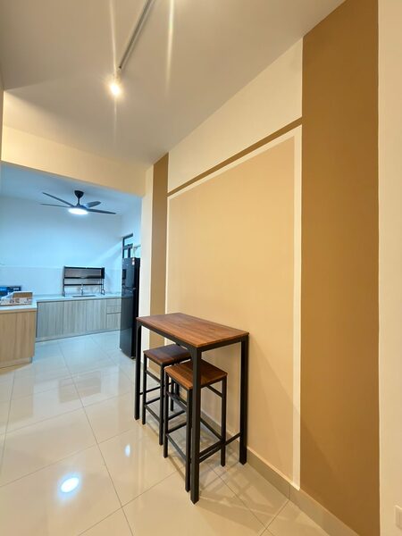 Topaz Condominium _R1 Master Room_Female w Bath