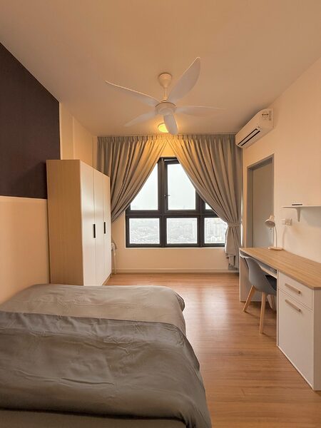 IMG_0062 M Vertica KL_R1 Master Room_Female w Bathroom