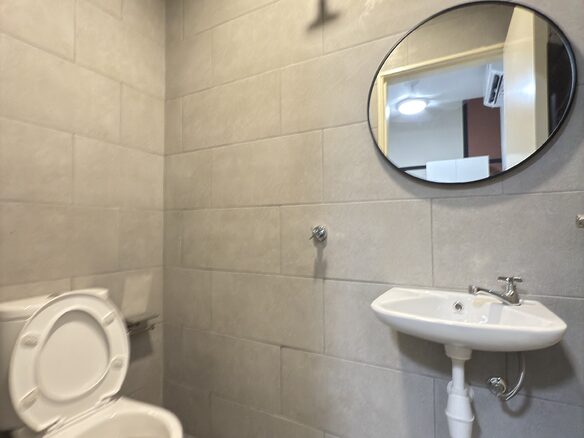 Razak City Residences_R2 Medium Room & Bath_Female