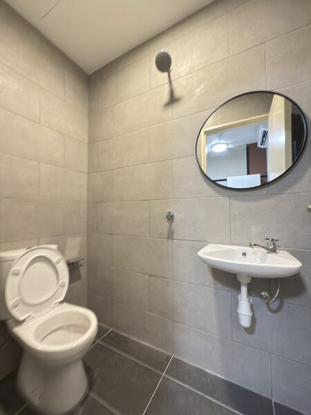 Razak City Residences_R2 Medium Room & Bath_Female