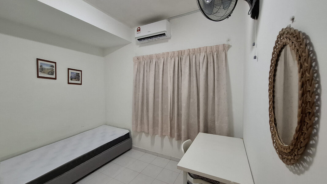 Fully Furnished Kota Kemuning Room for Rent!