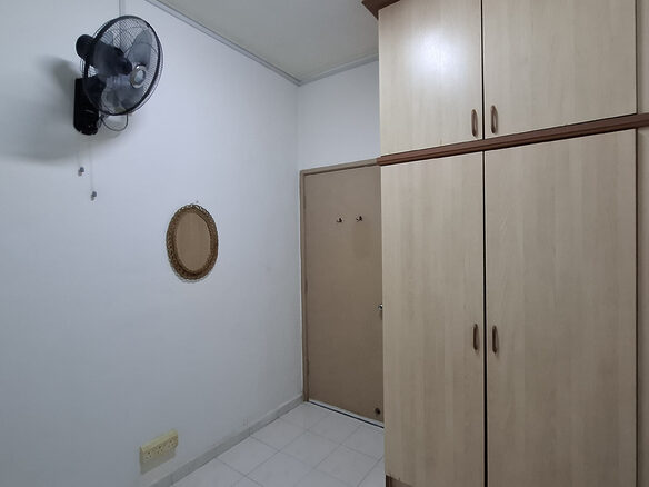 Fully Furnished Kota Kemuning Room for Rent!