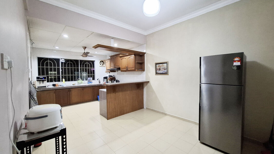 Fully Furnished Kota Kemuning Room for Rent!