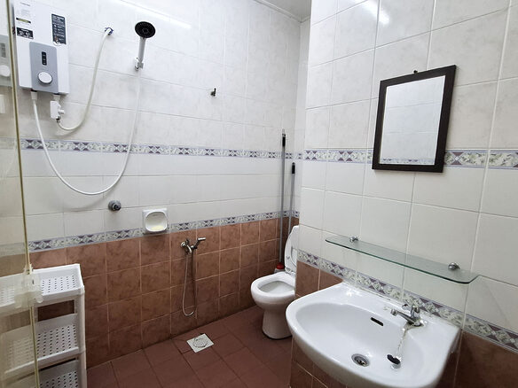 Fully Furnished Kota Kemuning Room for Rent!