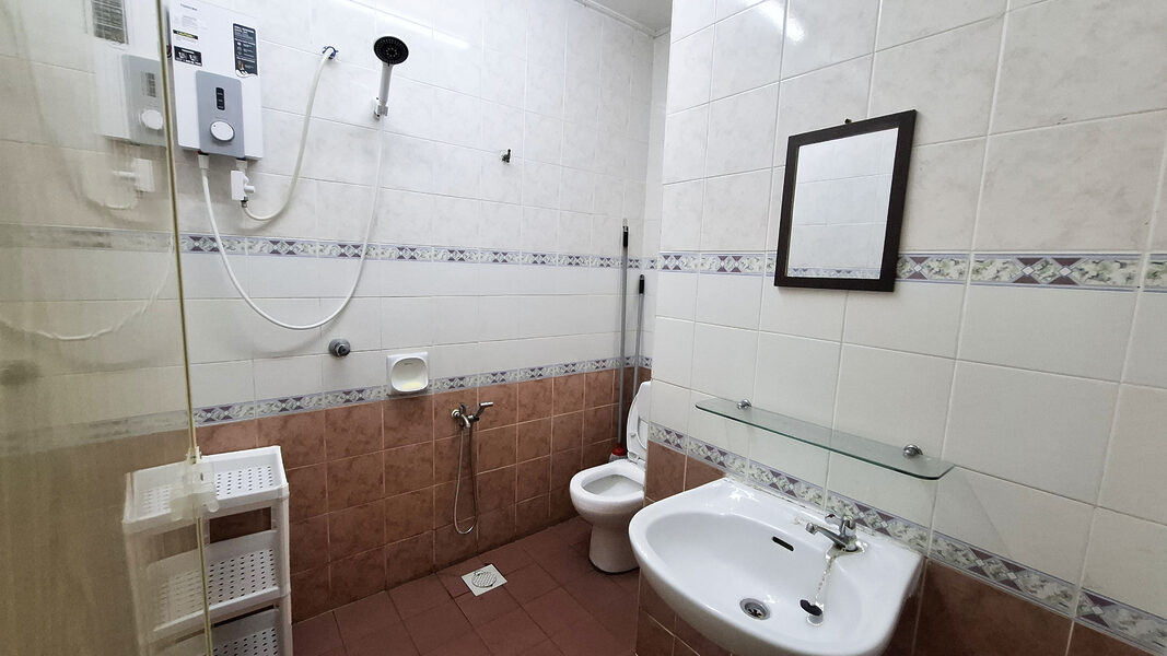 Fully Furnished Kota Kemuning Room for Rent!