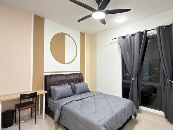 Topaz Condominium _R1 Master Room_Female w Bath