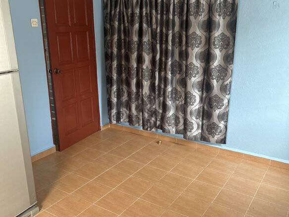 Master bedroom for rent