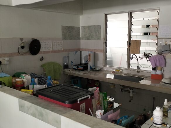 Medium room for rent at Plaza 393 Block C