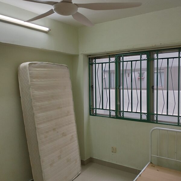 Medium room for rent at Plaza 393 Block C