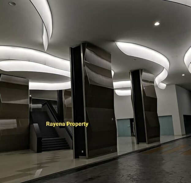Master bedroom for rent with lake view
