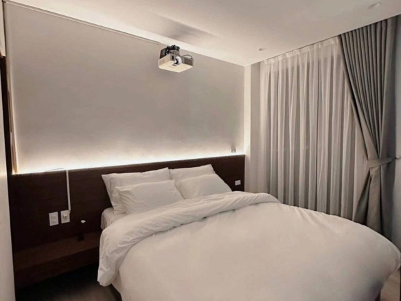 Park Seven Condominium