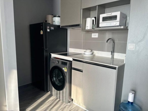 Molek Pine 4 Condominium