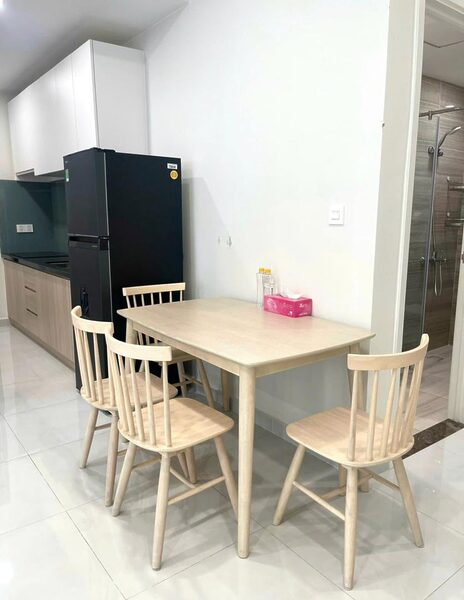 6 Capsquare Condominium