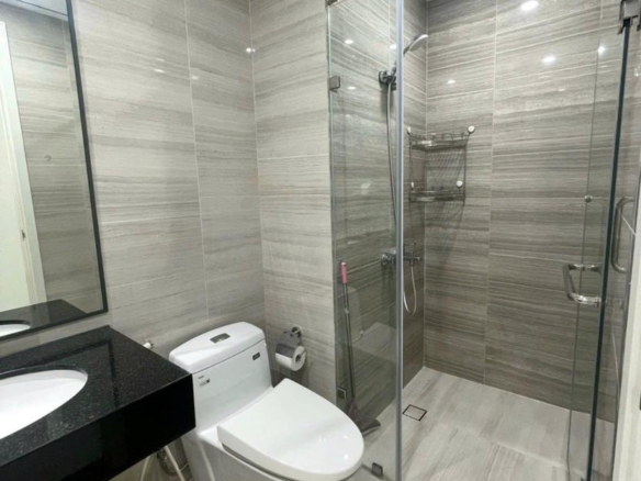 6 Capsquare Condominium