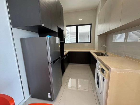 Aria Luxury Residence Condominium