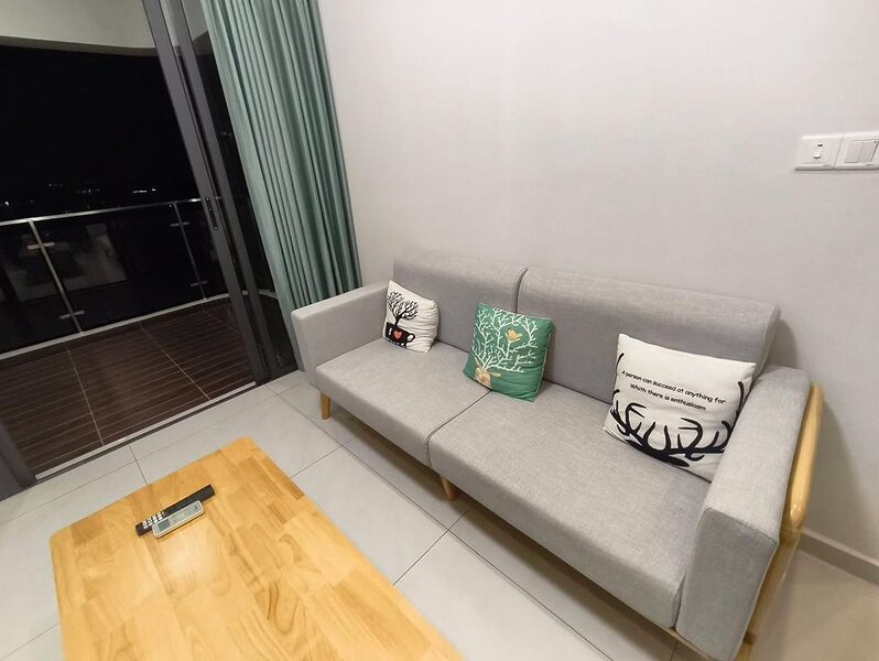 Fully Furnished T Parkland Condominium
