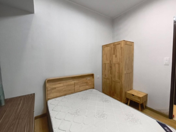 Fully Furnished T Parkland Condominium