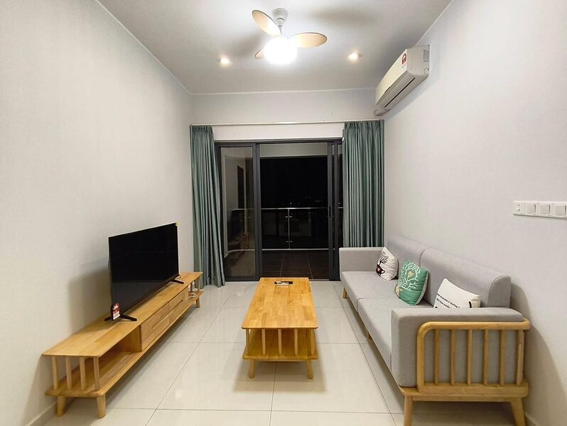 Fully Furnished T Parkland Condominium