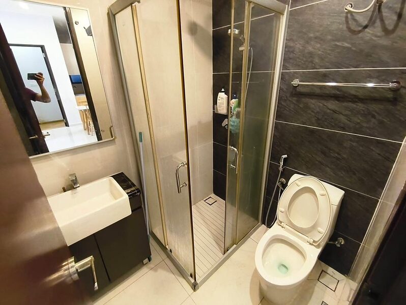 Fully Furnished T Parkland Condominium
