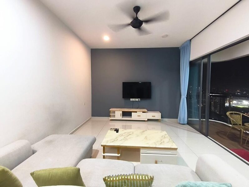 Fully Furnished T Parkland Condominium